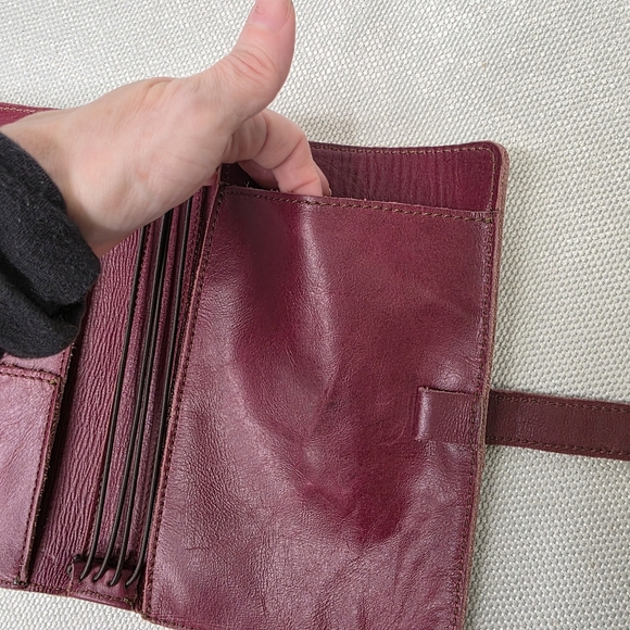 Planner Perfect Burgundy Leather Travelers Notebook - B6 Size - Picture 6 of 11